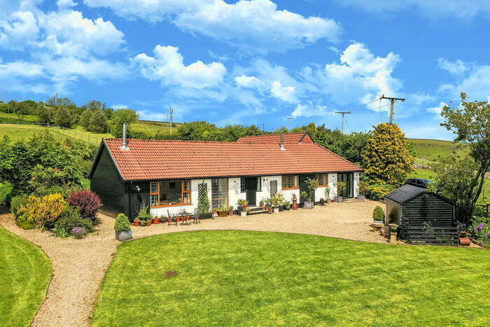4 Bedroom Detached Bungalow To Rent In Castellau, Llantrisant, Pontyclun, CF72