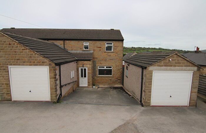 3 Bedroom Semi-Detached House For Sale In Anderton Street, Cross Hills, Keighley, BD20