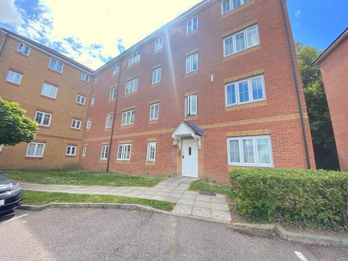 2 Bedroom Flat To Rent In Bromley Close, Harlow, CM20