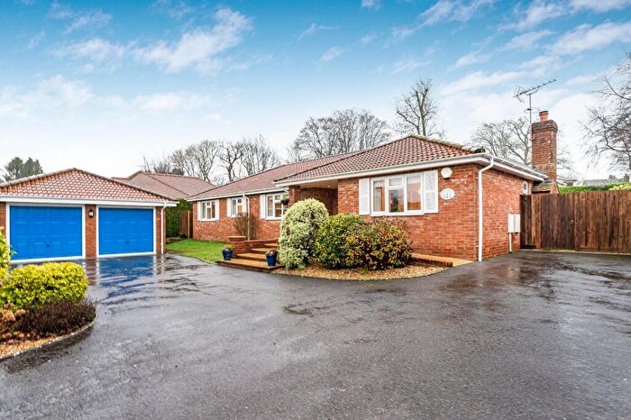3 Bedroom Bungalow For Sale In Windsor Road, Medstead, Alton, Hampshire, GU34