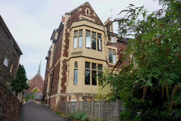 2 Bedroom Flat To Rent In Elmdale Road, Bristol, BS8