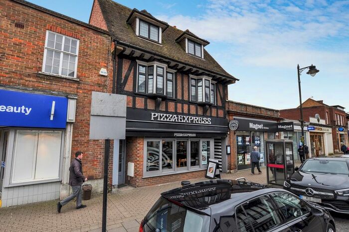 2 Bedroom Flat To Rent In Sycamore Road, Amersham, HP6
