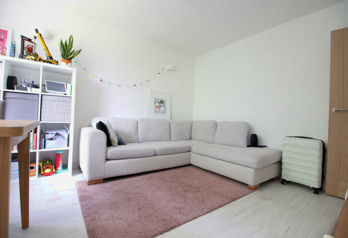 2 Bedroom Maisonette To Rent In Sydney Road, Sidcup, Kent, DA14
