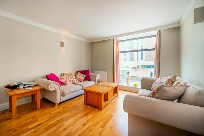 2 Bedroom Flat To Rent In Ridgmount Street, London, WC1E