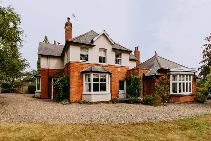 5 Bedroom Detached House For Sale In Lutterworth Road, Lutterworth, LE17