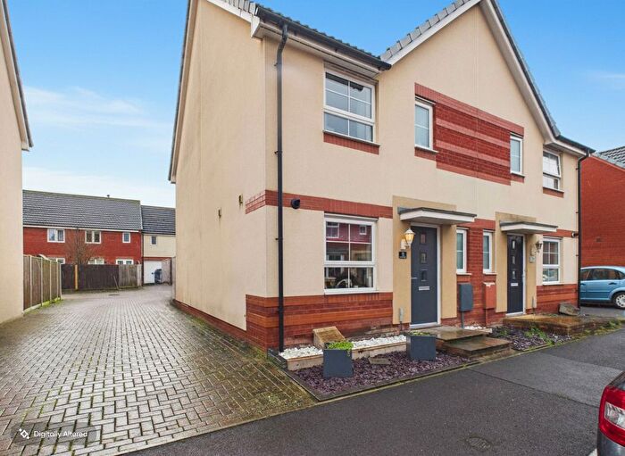 3 Bedroom Semi Detached House For Sale In Royal Drive, Bridgwater, TA6