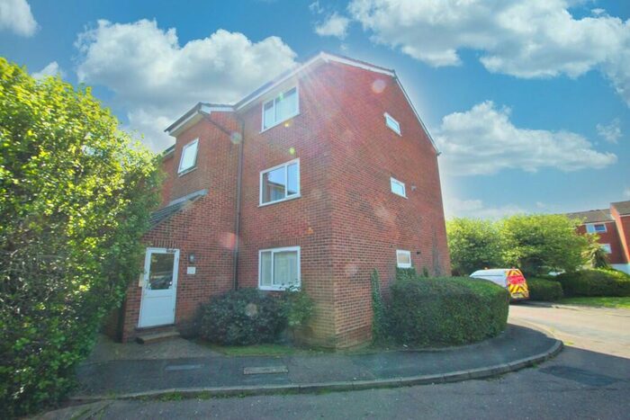1 Bedroom Apartment To Rent In Swans Hope, Loughton, IG10
