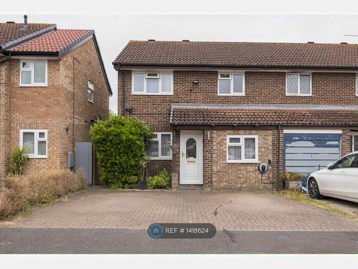 3 Bedroom Semi-Detached House To Rent In Saleby Close, Lower Earley, Reading, RG6