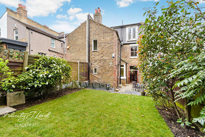 5 Bedroom Semi-Detached House For Sale In Eglinton Hill, London, SE18