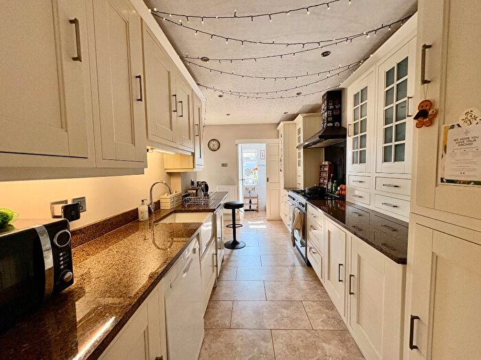 3 Bedroom Terraced House For Sale In The Drive, Phippsville, Northampton, NN1