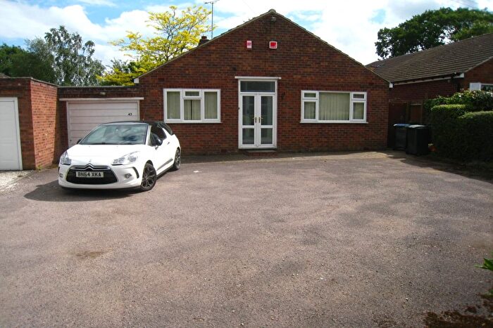 3 Bedroom Bungalow To Rent In Tanners Lane, Tile Hill, Coventry, CV4