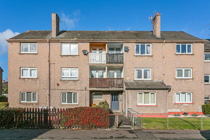 2 Bedroom Flat For Sale In Captains Drive, Gracemount, Edinburgh, EH16