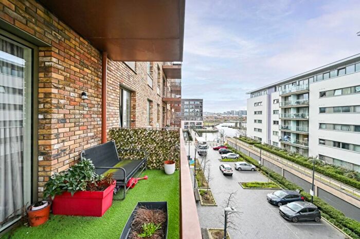 3 Bedroom Flat For Sale In Boyd Building, Gallions Reach, London, E16