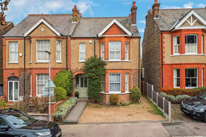 4 Bedroom Semi-Detached House For Sale In Kingsfield Road, Oxhey, WD19