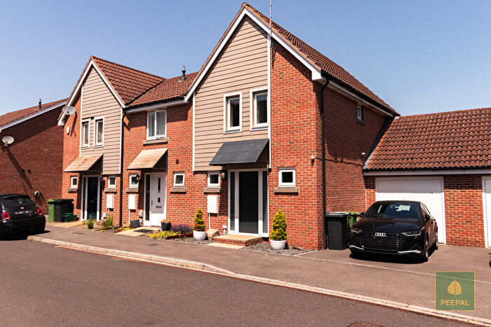 3 Bedroom End Of Terrace House To Rent In Benham Road, Basingstoke, RG24