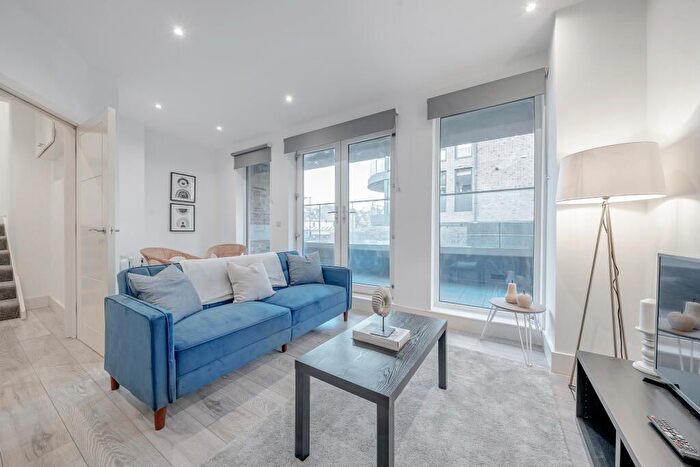 2 Bedroom Flat For Sale In Bedroom Apartment In Avenir Heights, Station Approach Road, Coulsdon, CR5