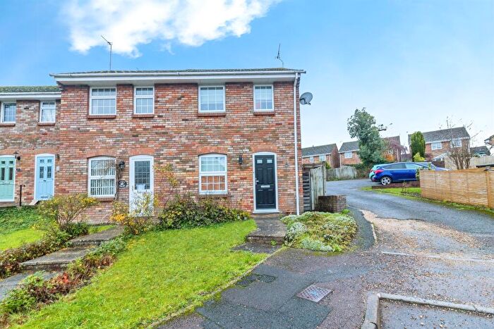 2 Bedroom End Of Terrace House For Sale In Grove Gardens, Tring, HP23
