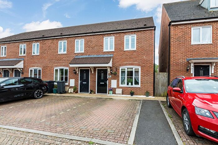 2 Bedroom Terraced House For Sale In Droveway, Chilton, OX11