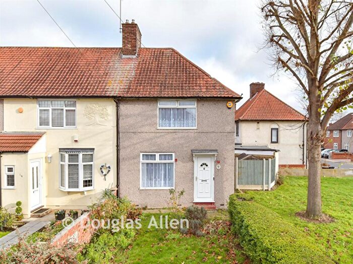 3 Bedroom Terraced House For Sale In Homestead Road, Dagenham, Essex, RM8