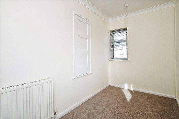 3 Bedroom End Of Terrace House For Sale In Pinewood Gardens, Clifton, Nottingham, NG11