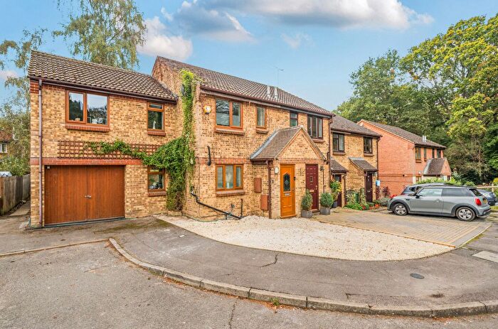 3 Bedroom End Terrace House For Sale In Durley Mead, Bracknell, Berkshire, RG12