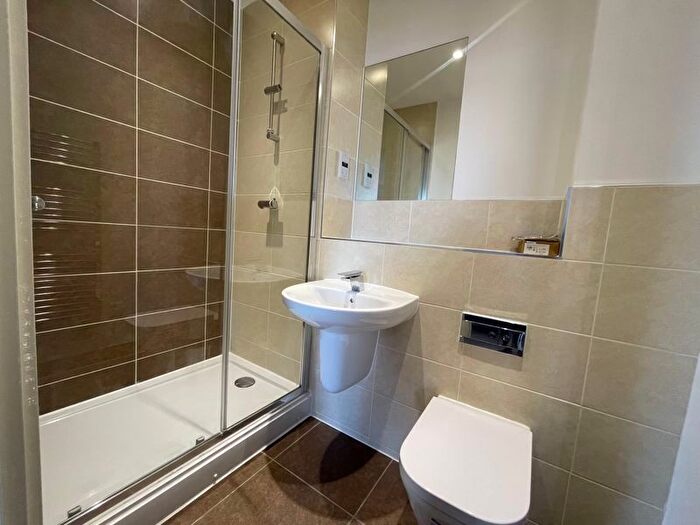 3 Bedroom Flat To Rent In Dovetail Place, Lawrence Road, N15