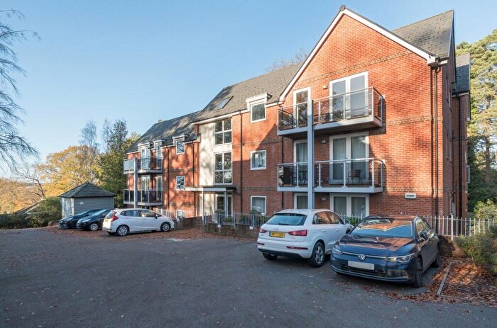 2 Bedroom Flat For Sale In Winchester Road, Chandler's Ford, Eastleigh, Hampshire, SO53