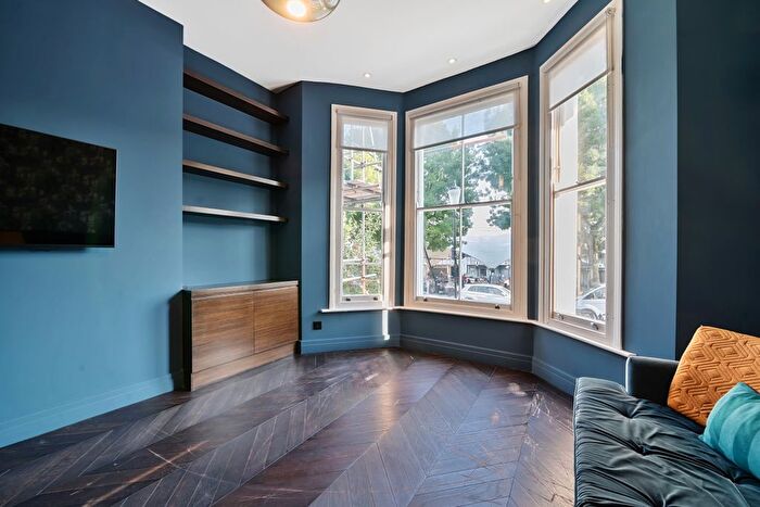 1 Bedroom Flat To Rent In Cambridge Gardens, London, W10