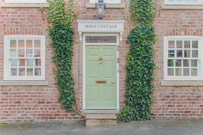 5 Bedroom Semi-Detached House For Sale In Butts Lane, Tibthorpe, Driffield, YO25