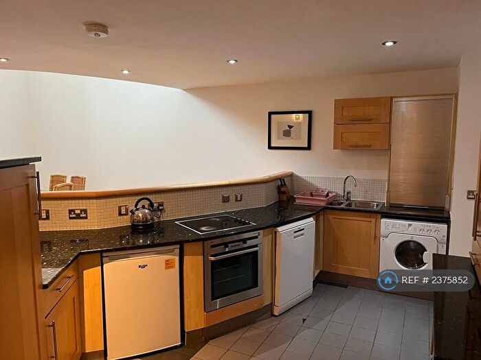 3 Bedroom Flat To Rent In Morrison Street, Glasgow, G5