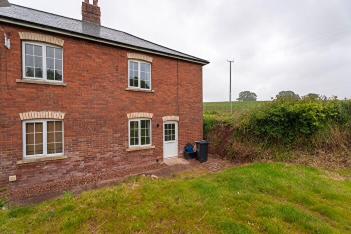 2 Bedroom End Of Terrace House To Rent In Shobrooke, Efford, EX17