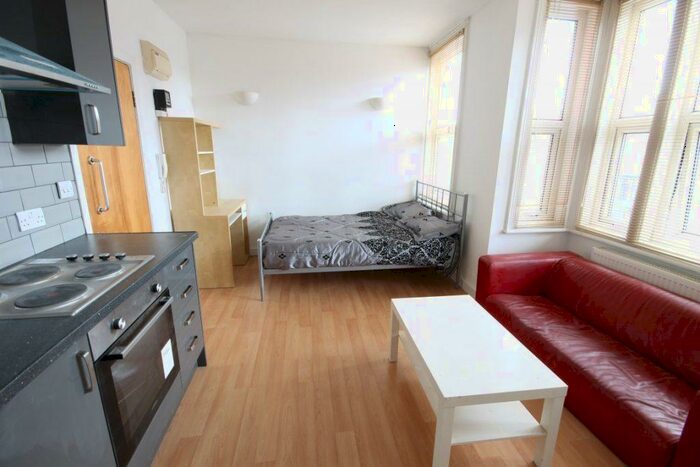 1 Bedroom Flat To Rent In Flat, Brudenell Road, Hyde Park, Leeds, LS6