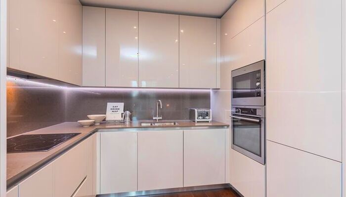 2 Bedroom Apartment To Rent In Thornes House, SW11