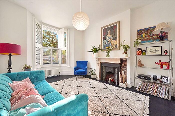 6 Bedroom Terraced House For Sale In Chambers Road, London, N7