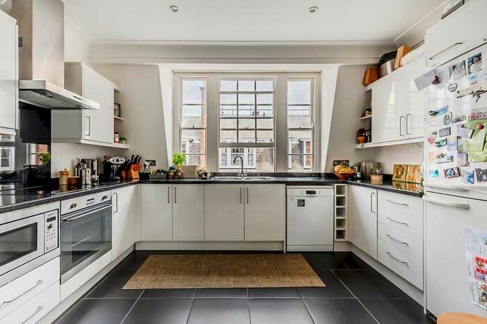 4 Bedroom Flat To Rent In Redcliffe Gardens, South Kensington, SW5