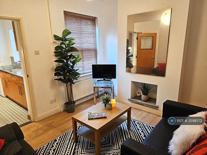 3 Bedroom Terraced House To Rent In North Sherwood Street, Nottingham, NG1