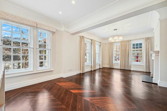 3 Bedroom Flat To Rent In Bourne House, Sloane Street, SW1X