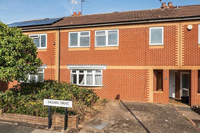 3 Bedroom Terraced House For Sale In Maguire Drive, Richmond, TW10