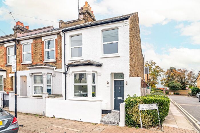 2 Bedroom Detached House To Rent In Fountain Road, London, SW17