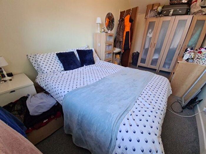 1 Bedroom House To Rent In Moorland Road, Leeds, LS6