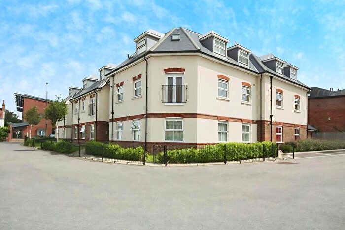2 Bedroom Apartment For Sale In Brighton Road, Horsham, RH13
