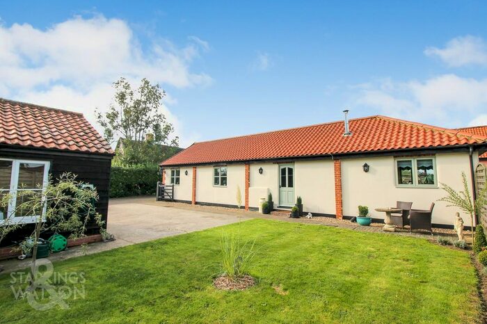 3 Bedroom Barn Conversion For Sale In Malthouse Lane, Gissing, Diss IP22
