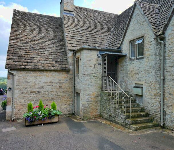 2 Bedroom Flat To Rent In Duntisbourne Abbotts, Cirencester, GL7