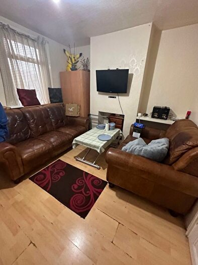 2 Bedroom Property To Rent In Oxford Road, London, N9