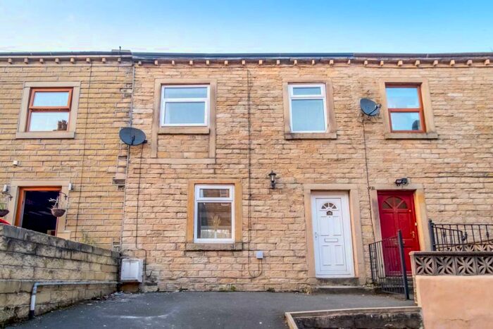 2 Bedroom Terraced House To Rent In Holywell, Linthwaite, HD7