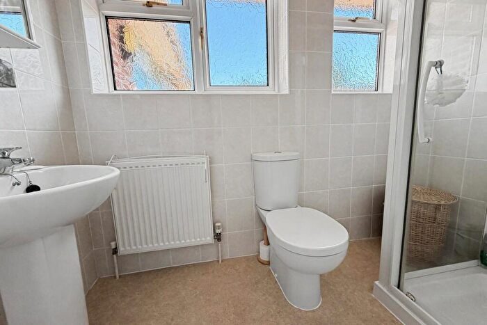 3 Bedroom Detached Bungalow For Sale In Carey, BH20 - Photo 7