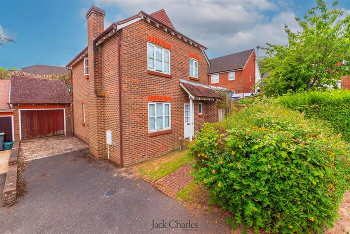 3 Bedroom Detached House For Sale In Brindles Field, Tonbridge, TN9