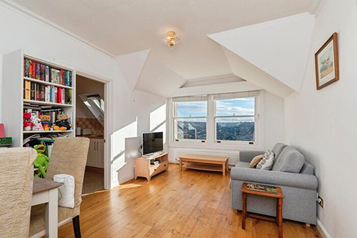 1 Bedroom Flat For Sale In Lansdown Grove, Bath, BA1