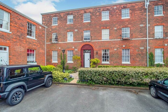 1 Bedroom Flat To Rent In Wellington Court- Near Brewers Quay, DT4