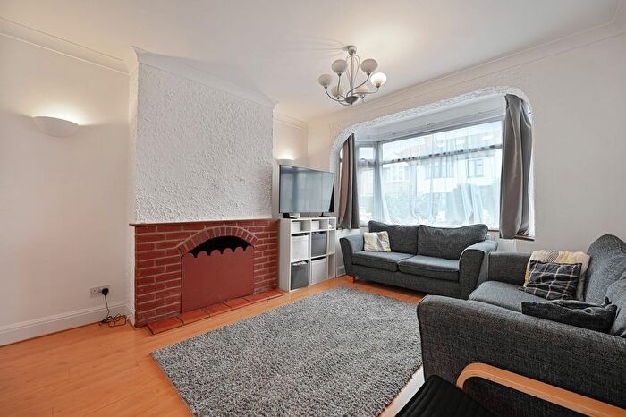 3 Bedroom Semi-Detached House For Sale In Farmstead Road, Harrow, HA3